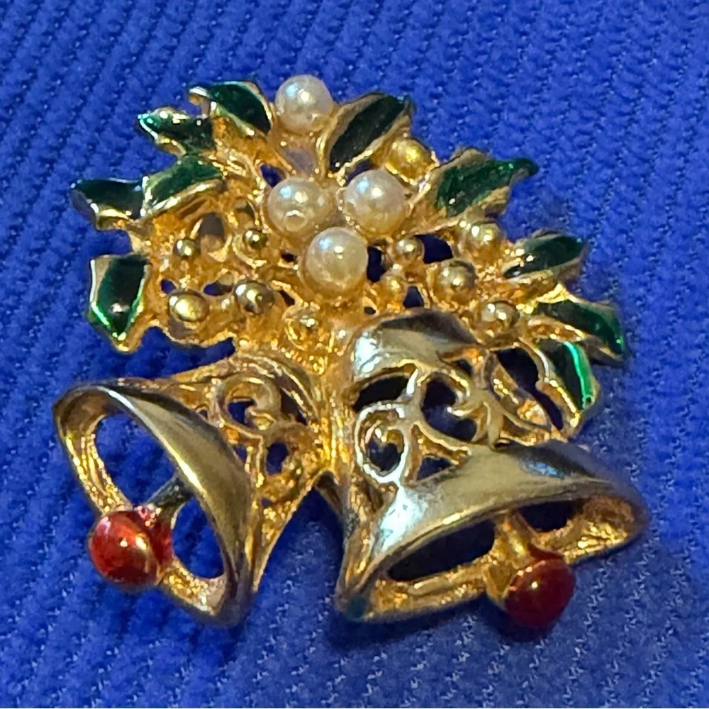 Festive  Gold and Green Bell Brooch with Pearls